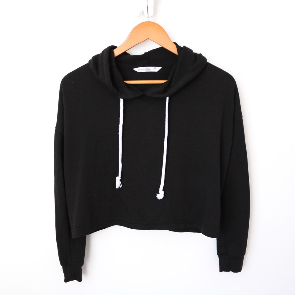 Cropped Black Hoddie